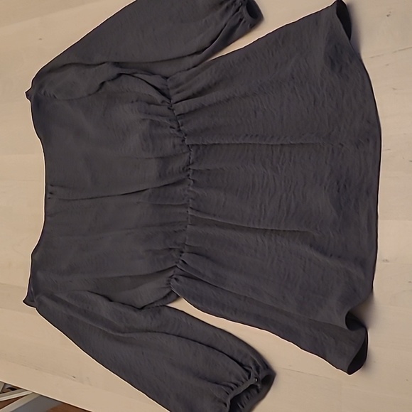 EUC Lauren Conrad Charcoal Grey Peasent Blouse with Builtn Camisole - Picture 12 of 15